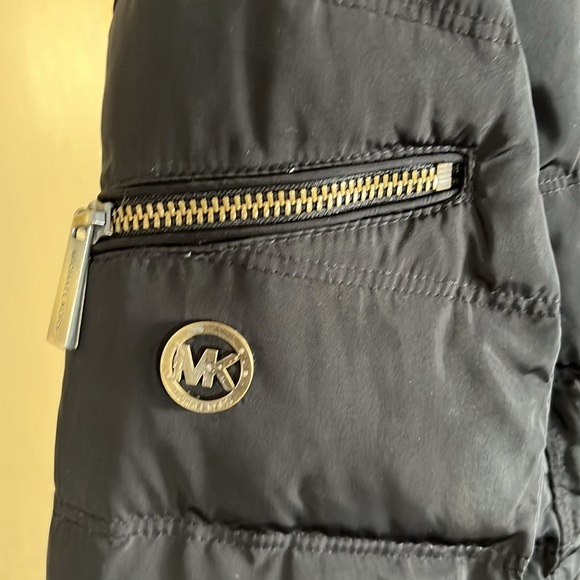 Michael Kors winter coat with hood size medium women’s - Picture 5 of 6